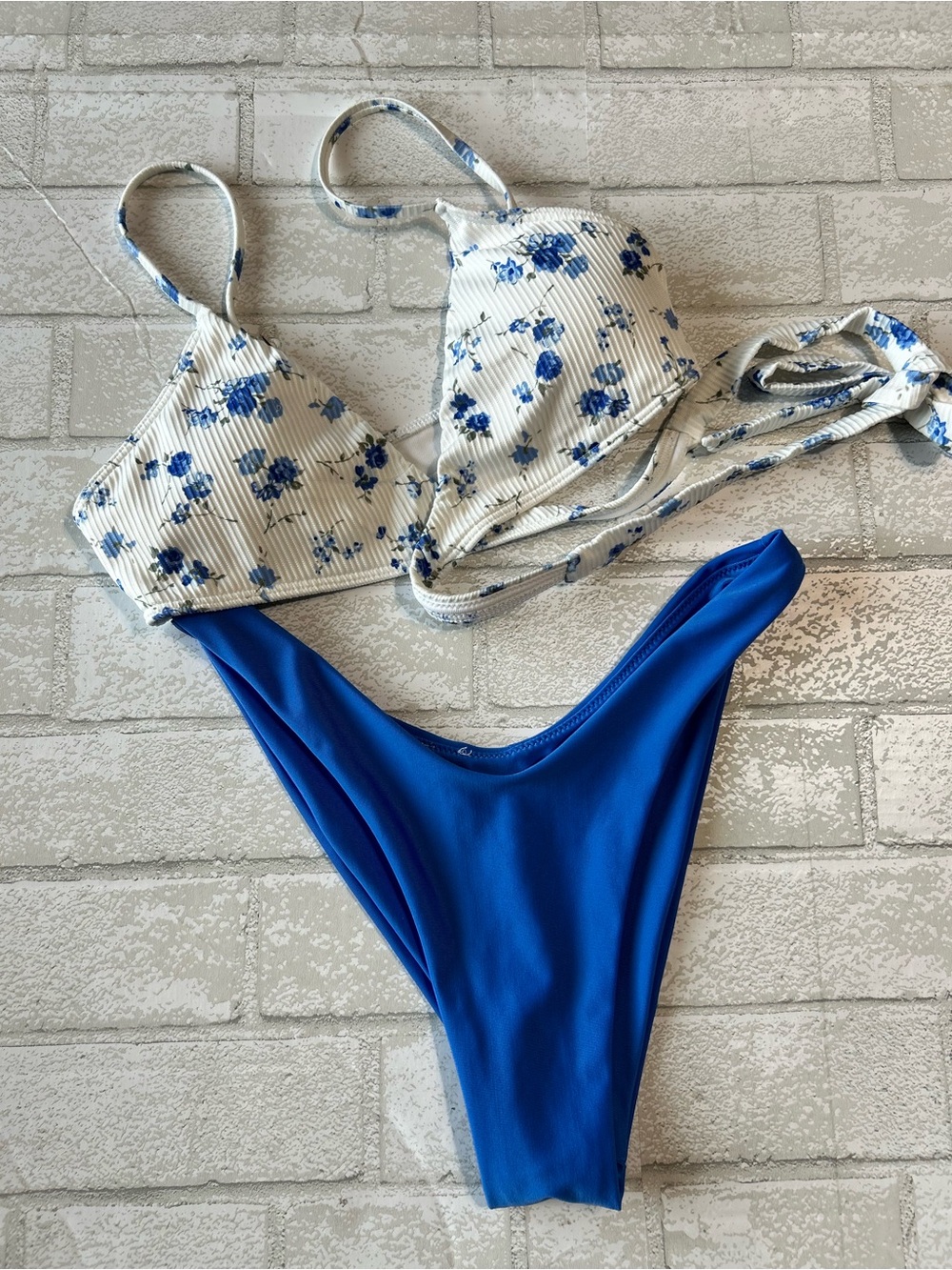 aerie/ Hollister White Floral Ribbed Top with Bright Blue Bikini Bottoms Size XS